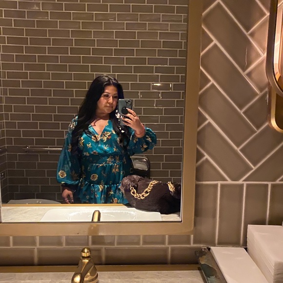 Meet your Posher, Andrea - Picture 3 of 6